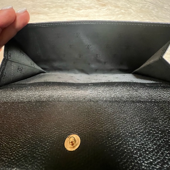 Vintage Chanel calfskin leather wallet - Picture 10 of 16